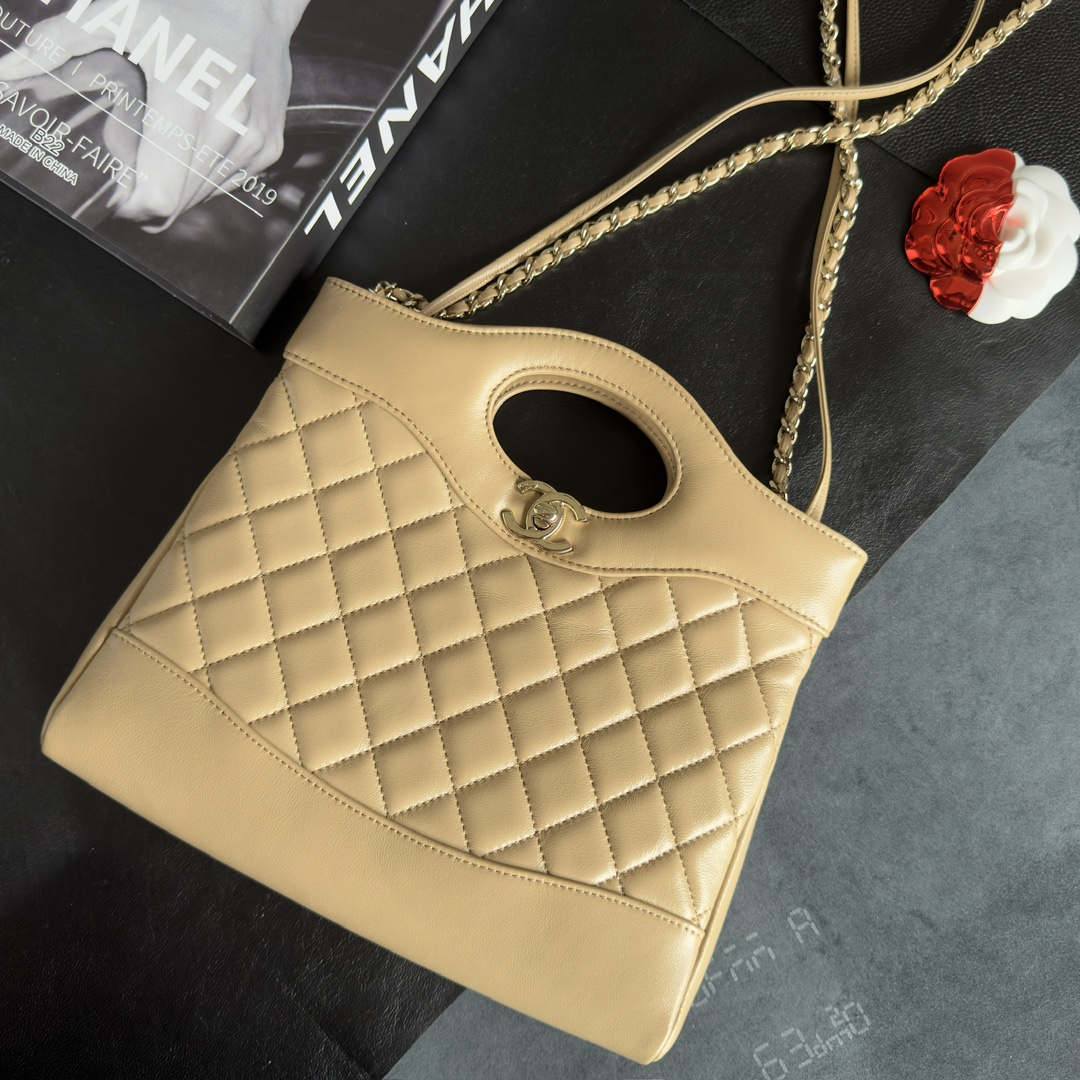 Ellebag’s 1:1 Replica of the Chanel 31 Mini Bag: A Masterpiece of Timeless Elegance and Modern Chic(2025 June Updated )-Best Quality Fake Louis Vuitton Bag Online Store, Replica designer bag ru