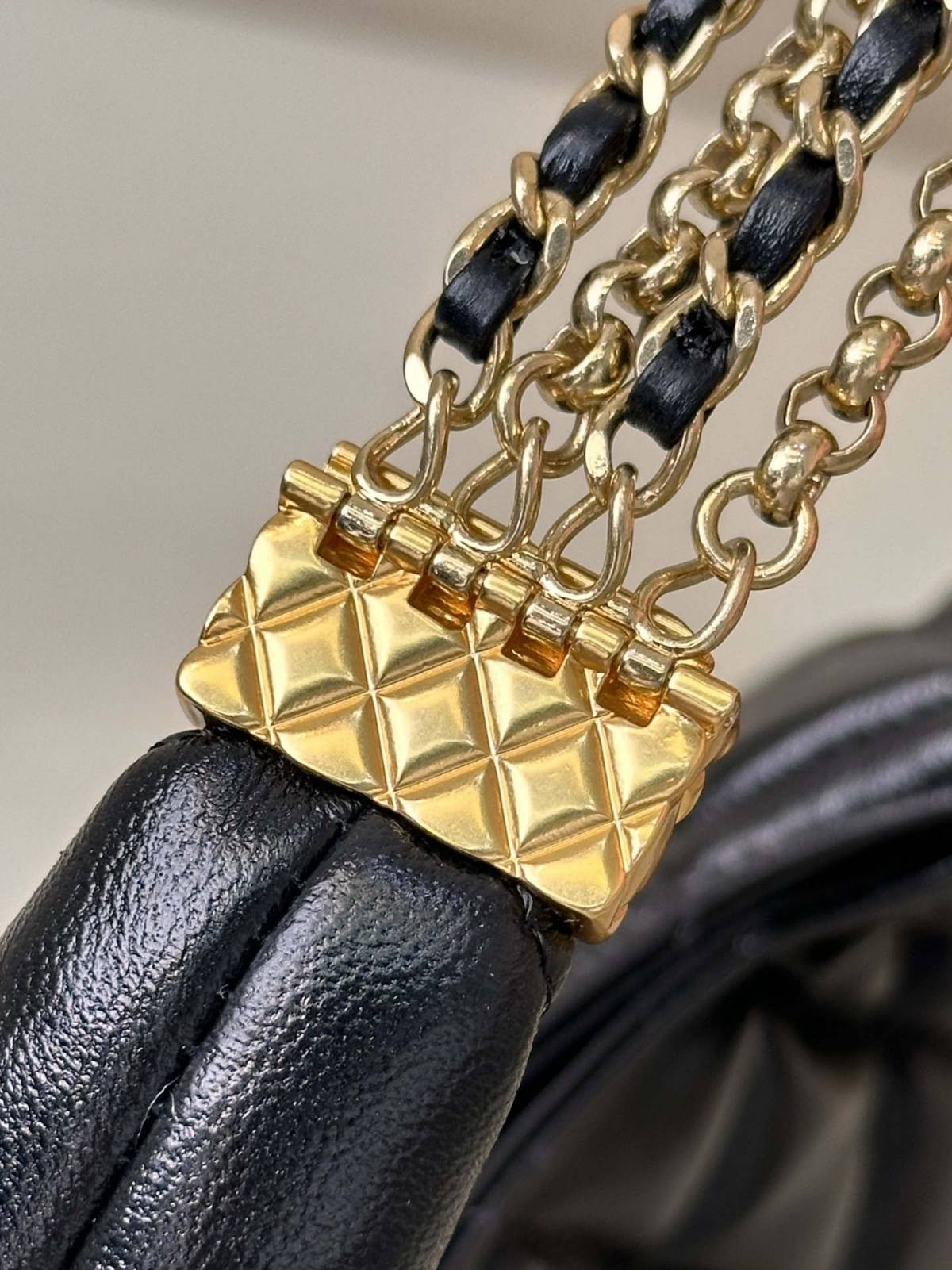 Ellebag’s 1:1 Replica of the Chanel AS4966: A Masterful Fusion of Retro Elegance and Modern Functionality(2025 June Updated)-Best Quality Fake Louis Vuitton Bag Online Store, Replica designer bag ru