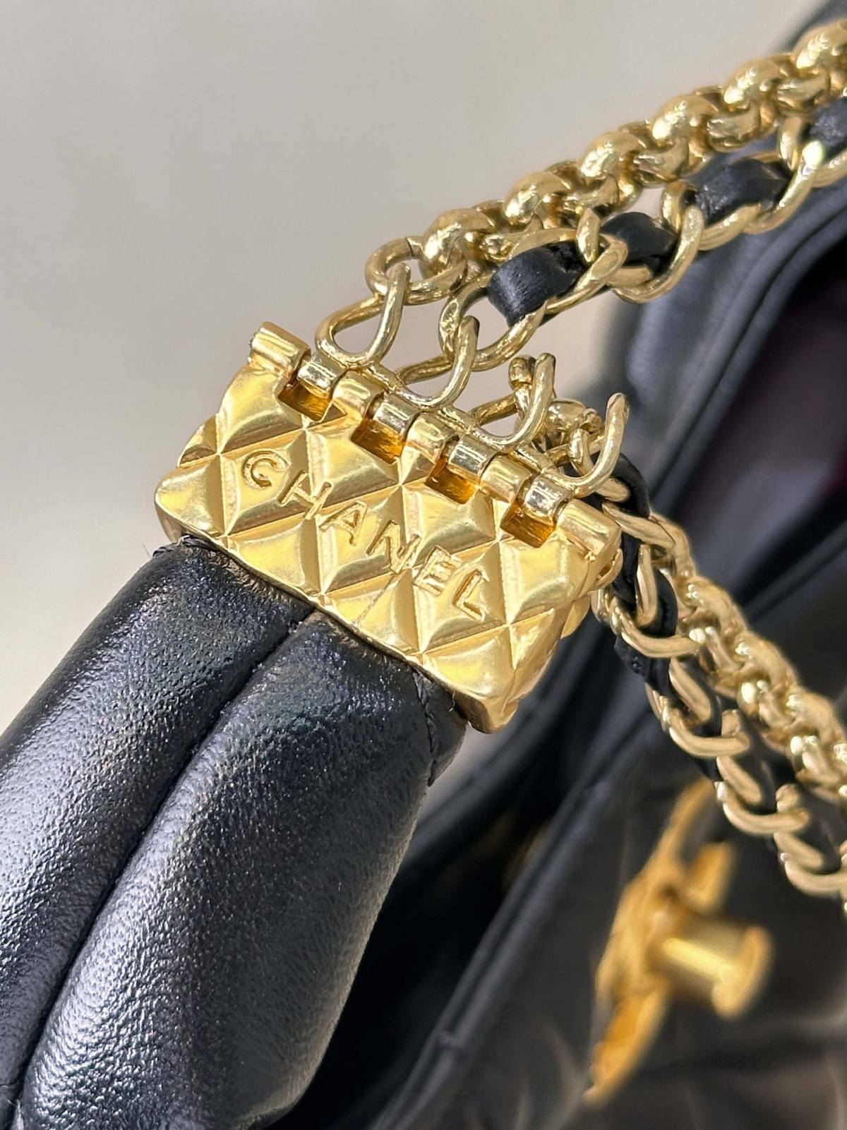 Ellebag’s 1:1 Replica of the Chanel AS4966: A Masterful Fusion of Retro Elegance and Modern Functionality(2025 June Updated)-Best Quality Fake Louis Vuitton Bag Online Store, Replica designer bag ru