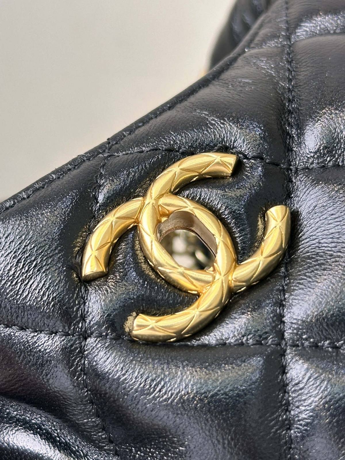 Ellebag’s 1:1 Replica of the Chanel AS4966: A Masterful Fusion of Retro Elegance and Modern Functionality(2025 June Updated)-Best Quality Fake Louis Vuitton Bag Online Store, Replica designer bag ru