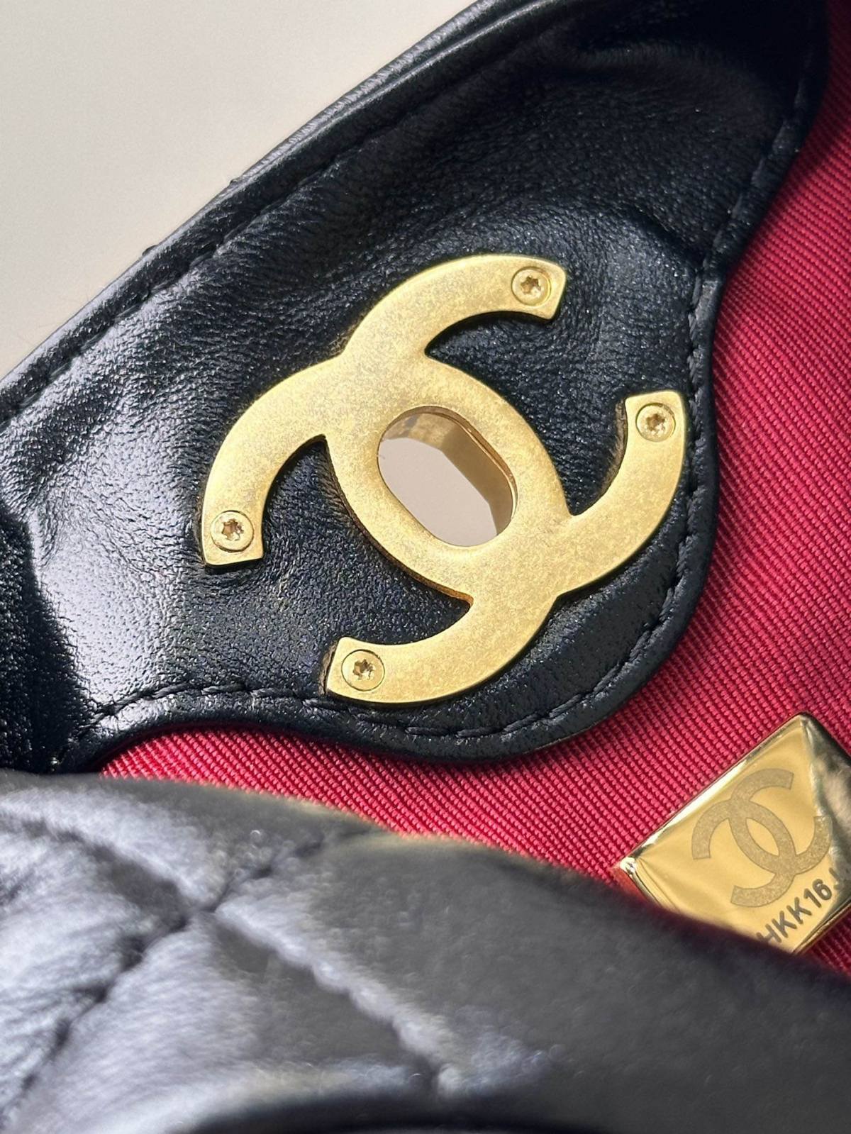 Ellebag’s 1:1 Replica of the Chanel AS4966: A Masterful Fusion of Retro Elegance and Modern Functionality(2025 June Updated)-Best Quality Fake Louis Vuitton Bag Online Store, Replica designer bag ru