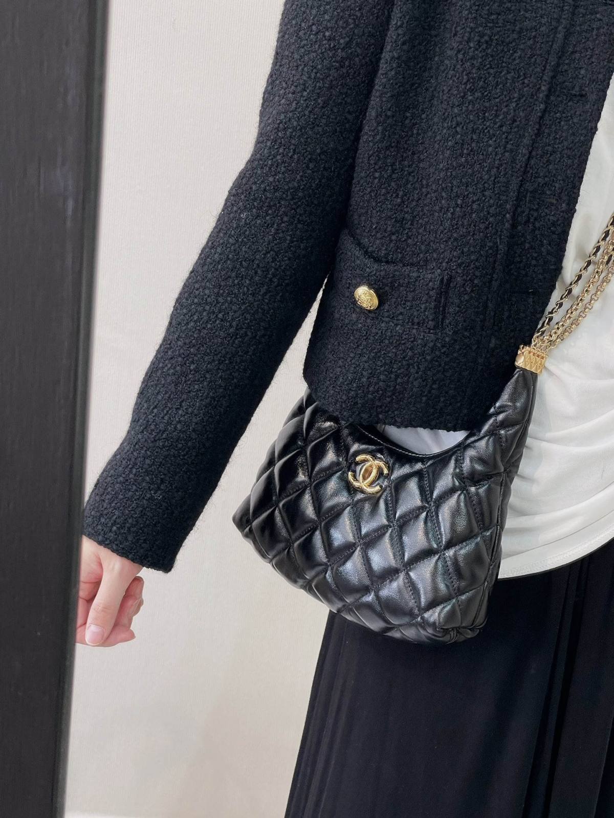 Ellebag’s 1:1 Replica of the Chanel AS4966: A Masterful Fusion of Retro Elegance and Modern Functionality(2025 June Updated)-Best Quality Fake Louis Vuitton Bag Online Store, Replica designer bag ru