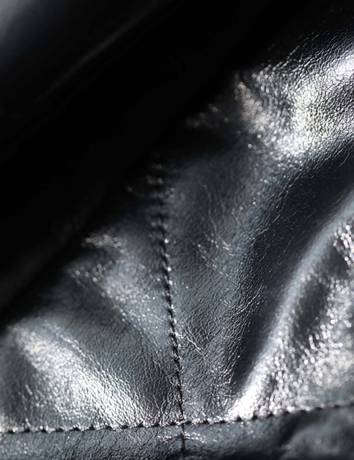 Ellebag’s 1:1 Replica of the Chanel So Black 22 Bag: A Masterpiece of Modern Luxury(2025 July Updated)-Loja online de bolsa Louis Vuitton falsa de melhor qualidade, bolsa de designer de réplica ru