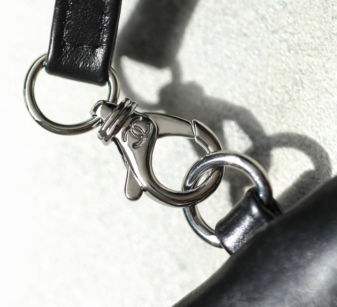 Ellebag’s 1:1 Replica of the Chanel So Black 22 Bag: A Masterpiece of Modern Luxury(2025 July Updated)-Loja online de bolsa Louis Vuitton falsa de melhor qualidade, bolsa de designer de réplica ru