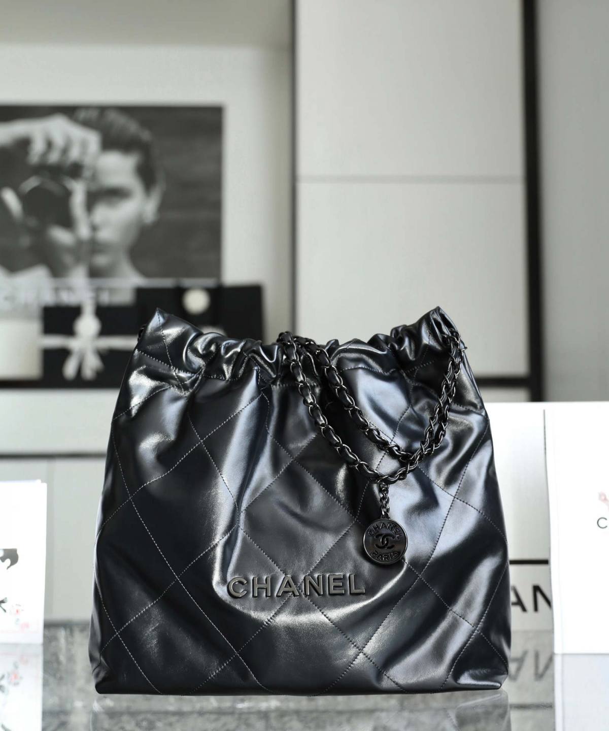 Ellebag’s 1:1 Replica of the Chanel So Black 22 Bag: A Masterpiece of Modern Luxury(2025 July Updated)-Loja online de bolsa Louis Vuitton falsa de melhor qualidade, bolsa de designer de réplica ru