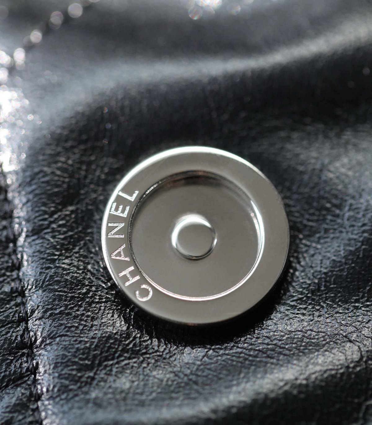 Ellebag’s 1:1 Replica of the Chanel So Black 22 Bag: A Masterpiece of Modern Luxury(2025 July Updated)-Loja online de bolsa Louis Vuitton falsa de melhor qualidade, bolsa de designer de réplica ru