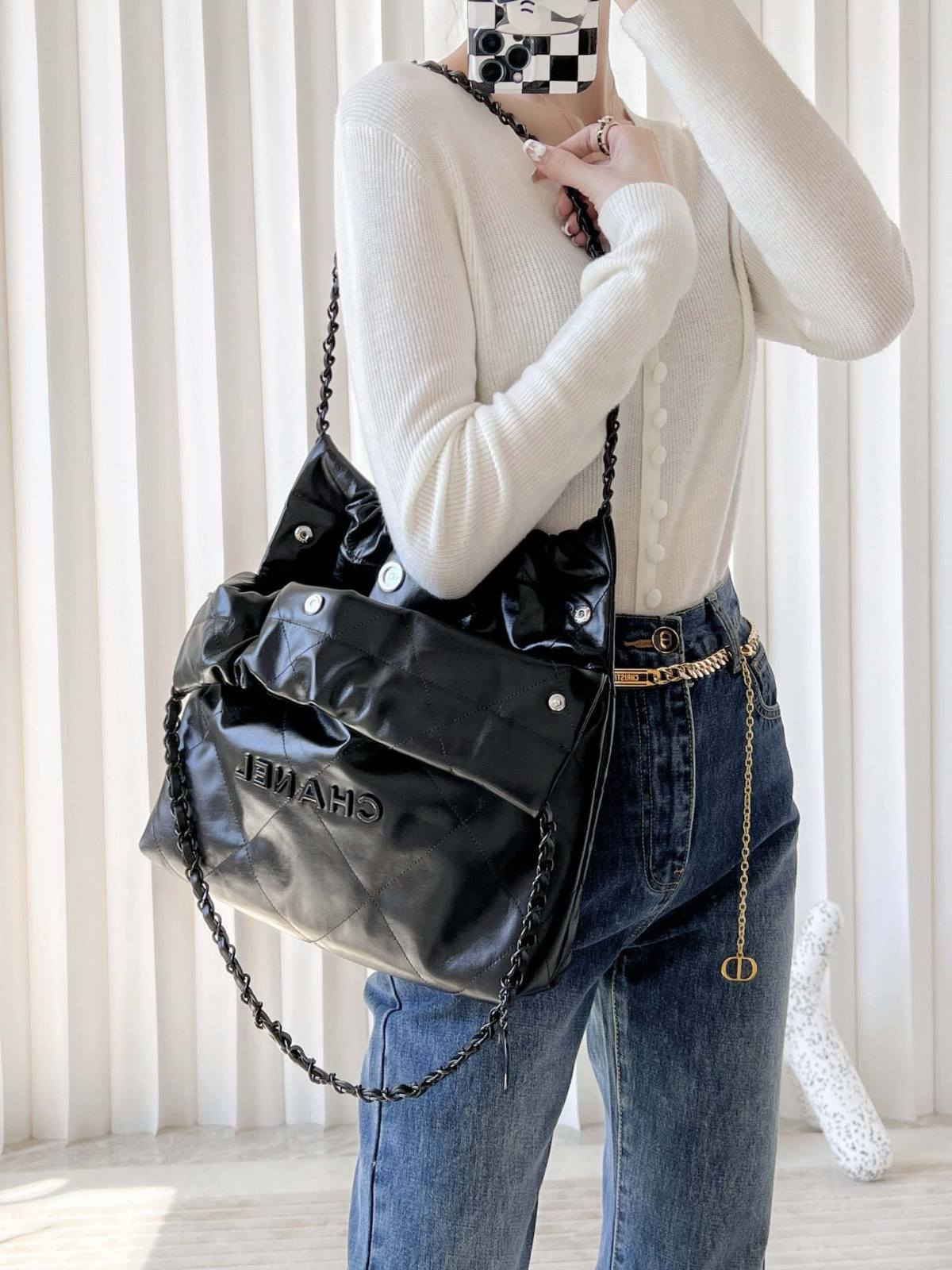 Ellebag’s 1:1 Replica of the Chanel So Black 22 Bag: A Masterpiece of Modern Luxury(2025 July Updated)-Loja online de bolsa Louis Vuitton falsa de melhor qualidade, bolsa de designer de réplica ru
