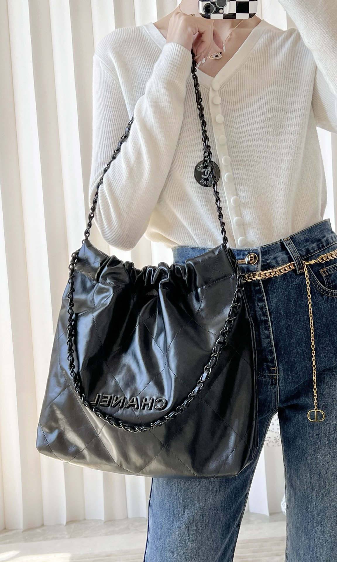 Ellebag’s 1:1 Replica of the Chanel So Black 22 Bag: A Masterpiece of Modern Luxury(2025 July Updated)-Loja online de bolsa Louis Vuitton falsa de melhor qualidade, bolsa de designer de réplica ru