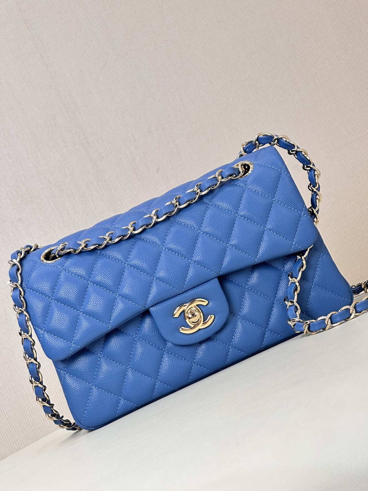 Ellebag’s 1:1 Replica of the Iconic Chanel AS1117 Classic Flap Bag: A Timeless Masterpiece of Craftsmanship(2025 July Updated)-Best Quality Fake Louis Vuitton Bag Online Store, Replica designer bag ru