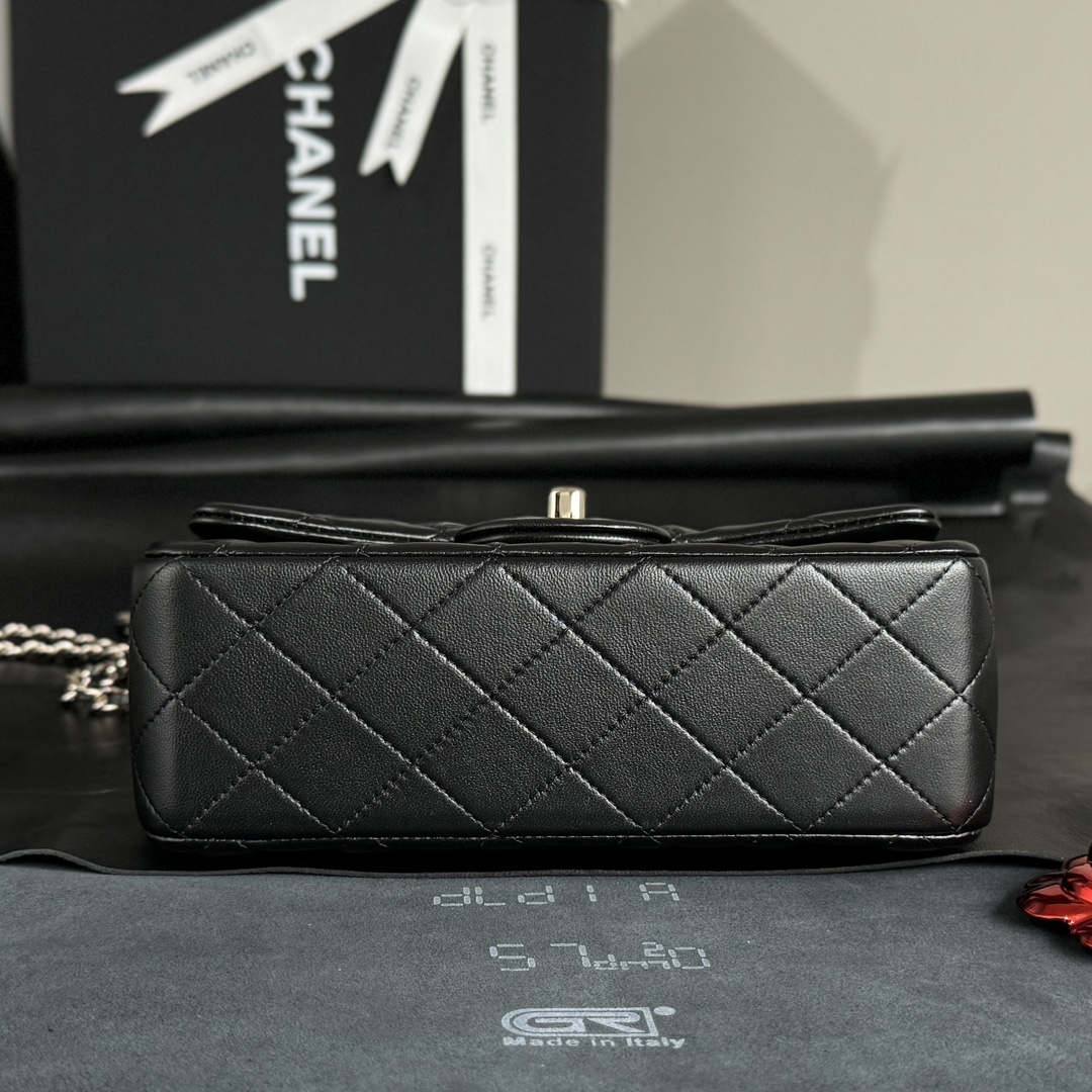 Ellebag’s 1:1 Replication of the Classic Chanel CF Mini Handbag: A Blend of Elegance and Functionality(2025 July Updated)-Paras laatu väärennetty Louis Vuitton laukku verkkokauppa, replika suunnittelija laukku ru