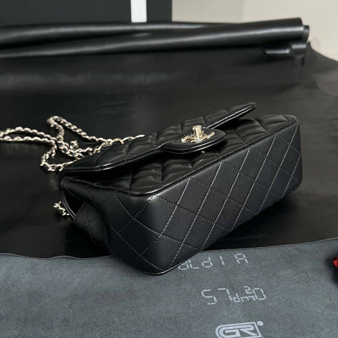 Ellebag’s 1:1 Replication of the Classic Chanel CF Mini Handbag: A Blend of Elegance and Functionality(2025 July Updated)-Paras laatu väärennetty Louis Vuitton laukku verkkokauppa, replika suunnittelija laukku ru