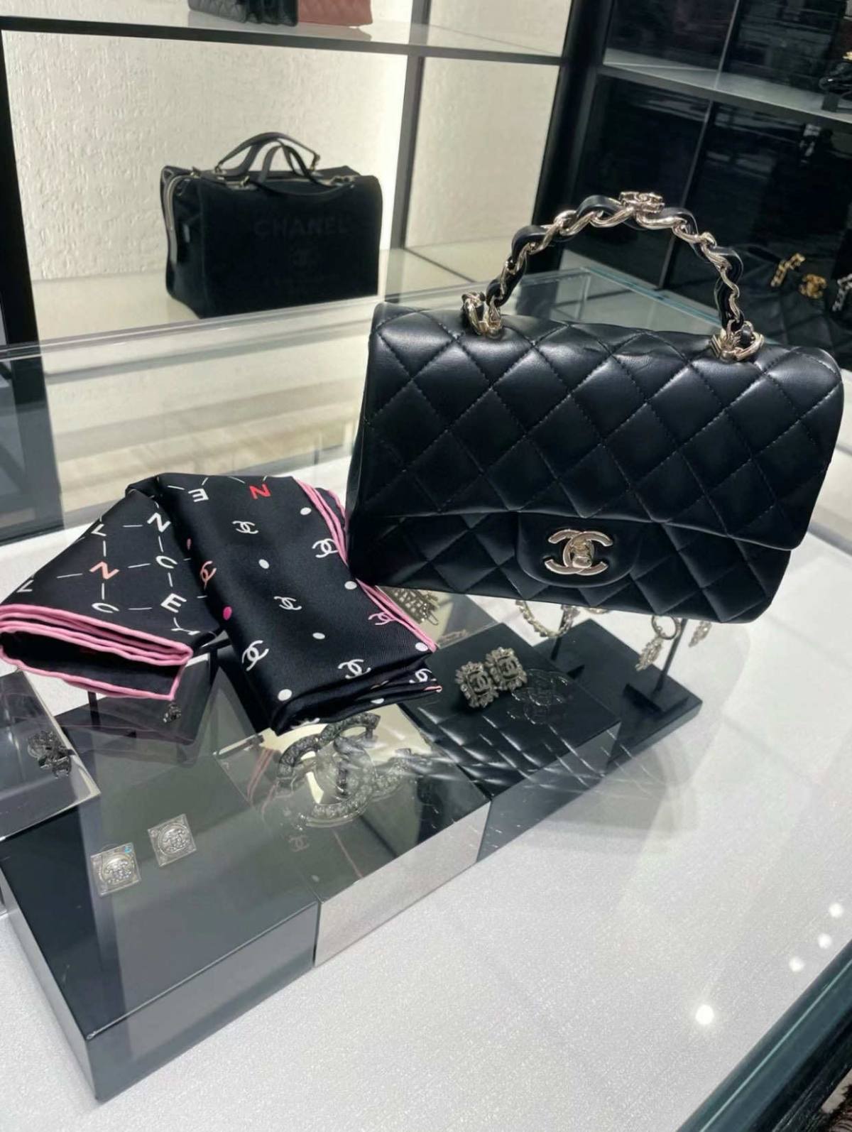 Ellebag’s 1:1 Replication of the Classic Chanel CF Mini Handbag: A Blend of Elegance and Functionality(2025 July Updated)-Paras laatu väärennetty Louis Vuitton laukku verkkokauppa, replika suunnittelija laukku ru